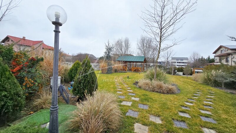 Gheorghe Ionescu Sisesti 59, apartament intim in bloc elegant cu gradina